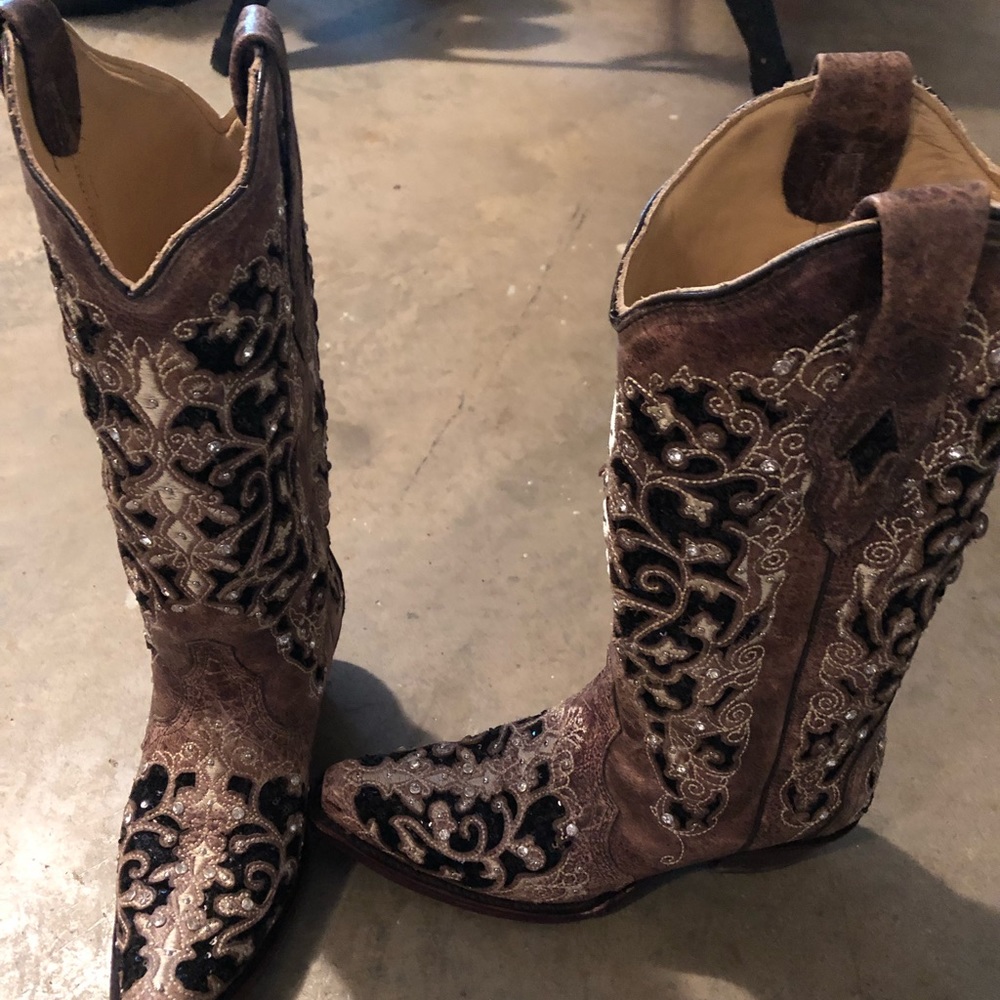 Corral boots